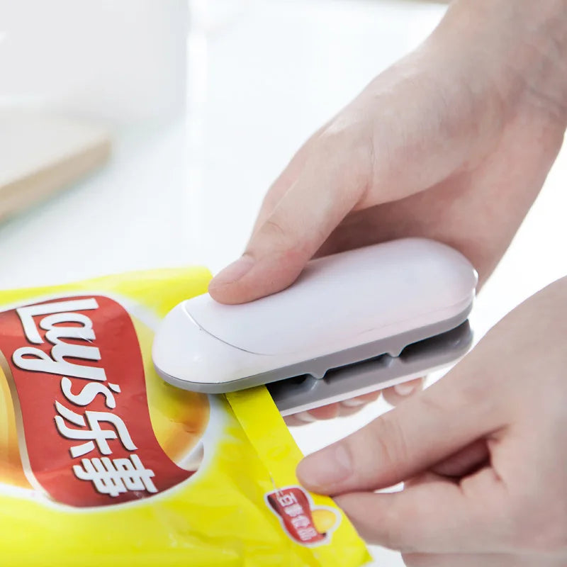 Mini Sealing Machine Portable Heat Sealer Plastic Package Storage Bag Handy Sticker and Seals for Food Snack Kitchen Accessories NEXVIA